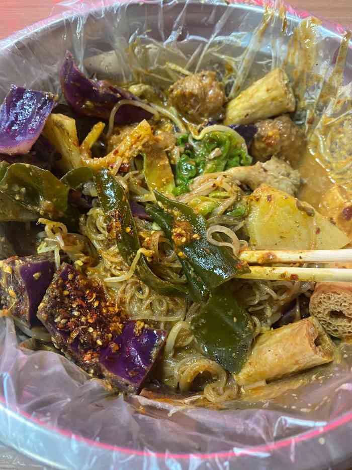 陈记麻辣烫-"心心念的来了 门口停车不太方便转了三圈才.