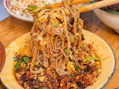 -拈签一笑黄牛肉辣卤串串