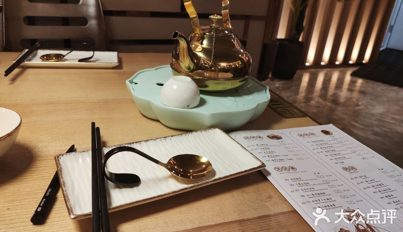 去天津吃不惯当地的吃的就去吃了茶餐厅