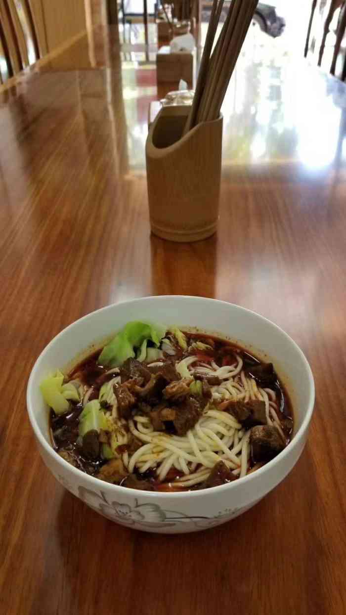 大碗公牛肉面(月塘店)-"好吃 面q牛肉大块软嫩入味会常来吃的店.