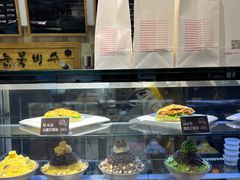 面包甜点陈列柜-劳顶笨咖啡(益华广场店)
