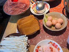 清油毛肚-赵美丽·重庆社区火锅·直营店(火车东站·中豪国际店)