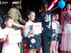 -潮童星少儿模特形体培训(郑州总校)