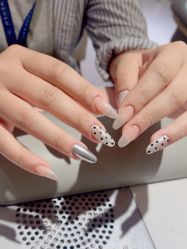 -丽心自助美甲美睫