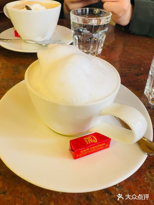 中央咖啡馆图片