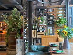 -临界音乐酒馆·小龙虾·江湖菜(华熙LIVE·鱼洞店)