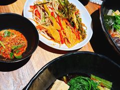 -万记麻辣烫国展总店