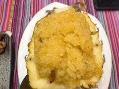 -香巴拉云南餐厅(华莱坞店)