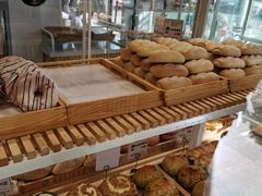 -焙丽拾光(麦凯乐直营店)