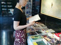 -钟书阁(松江泰晤士小镇店)