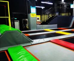 -蹦贝运动中心·蹦床·攀岩·闯关(龙岗店)