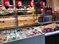 面包甜点陈列柜-TOUCH泰奇(奉贤宝龙城市广场店)