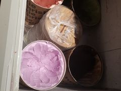冰淇淋自助-哥老官重庆美蛙鱼头(西湖银泰十一哥店)