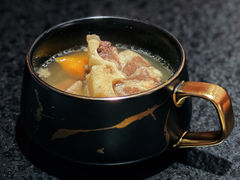 当季鲜松茸牛尾汤-觅福里•熟成和牛餐厅