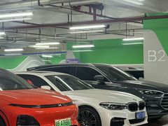 -嘉里建设广场-地下停车场