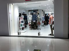 -优衣库(上海金桥国际商业广场店)