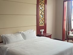 -兴芮温泉度假区