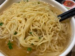 招牌鲜虾云吞面-新大咀港式茶餐厅(宝山万达店)