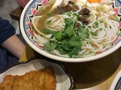 -鑫花溪牛肉米粉(人民广场店)