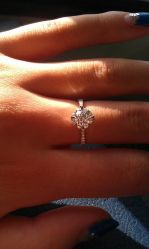 -威德钻石-克拉钻大本营(南京东路店)