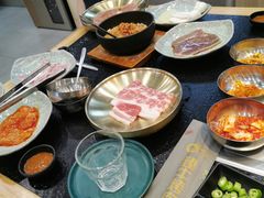 -臻牛烤肉
