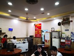 大堂-刘胖娃鱼庄·特色肥肠鱼(杨家坪店)