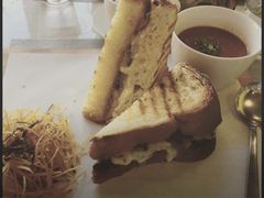 -The Sunny Side Cafe Station 1