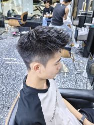 -藤野造型专业烫染接发
