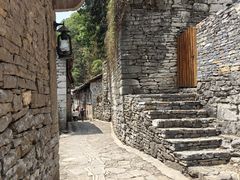 -高荡千年布依古寨旅游景区