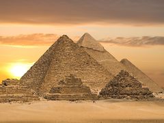 -吉萨金字塔群