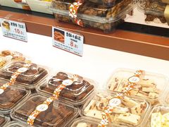 -金色麦甜糕点(面包.蛋糕.华苑店)