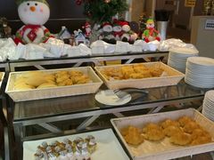 自助取餐区-汇泉王朝大饭店-旋转餐厅(南海路店)