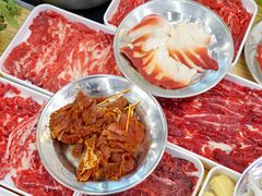 -杨老板·海鲜集市火锅·鲜切牛肉(中防万宝店)
