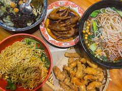 -爆炸头阿姨小四川正宗川味小吃(无任何分店)