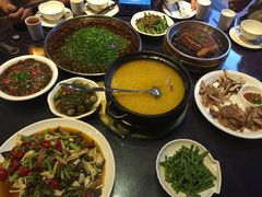 -巴人汇三篇小龙虾江湖菜(李家沱店)