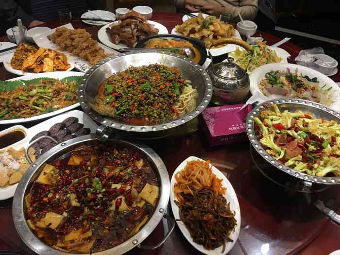 打分 非常满意,菜品丰富,上菜快,味道好,服务热情,饭店也上档次,值得