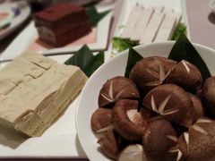 -辉哥火锅(虹桥路店)