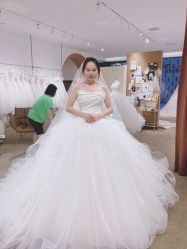 -派丽莫Pellimo原创设计婚纱品牌
