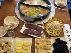 -鱼遇木桶斑鱼火锅(塔湾店)