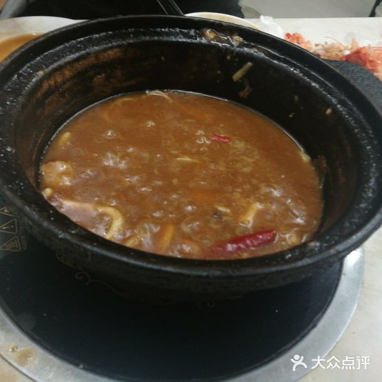 重庆鸡公煲。(山水人家店)