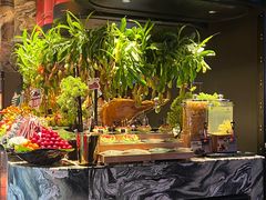 -雍容荟帝王蟹活龙虾展台自助(IFS黑金店)
