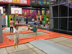 -超人空间竞技场·轰趴团建蹦床主题公园