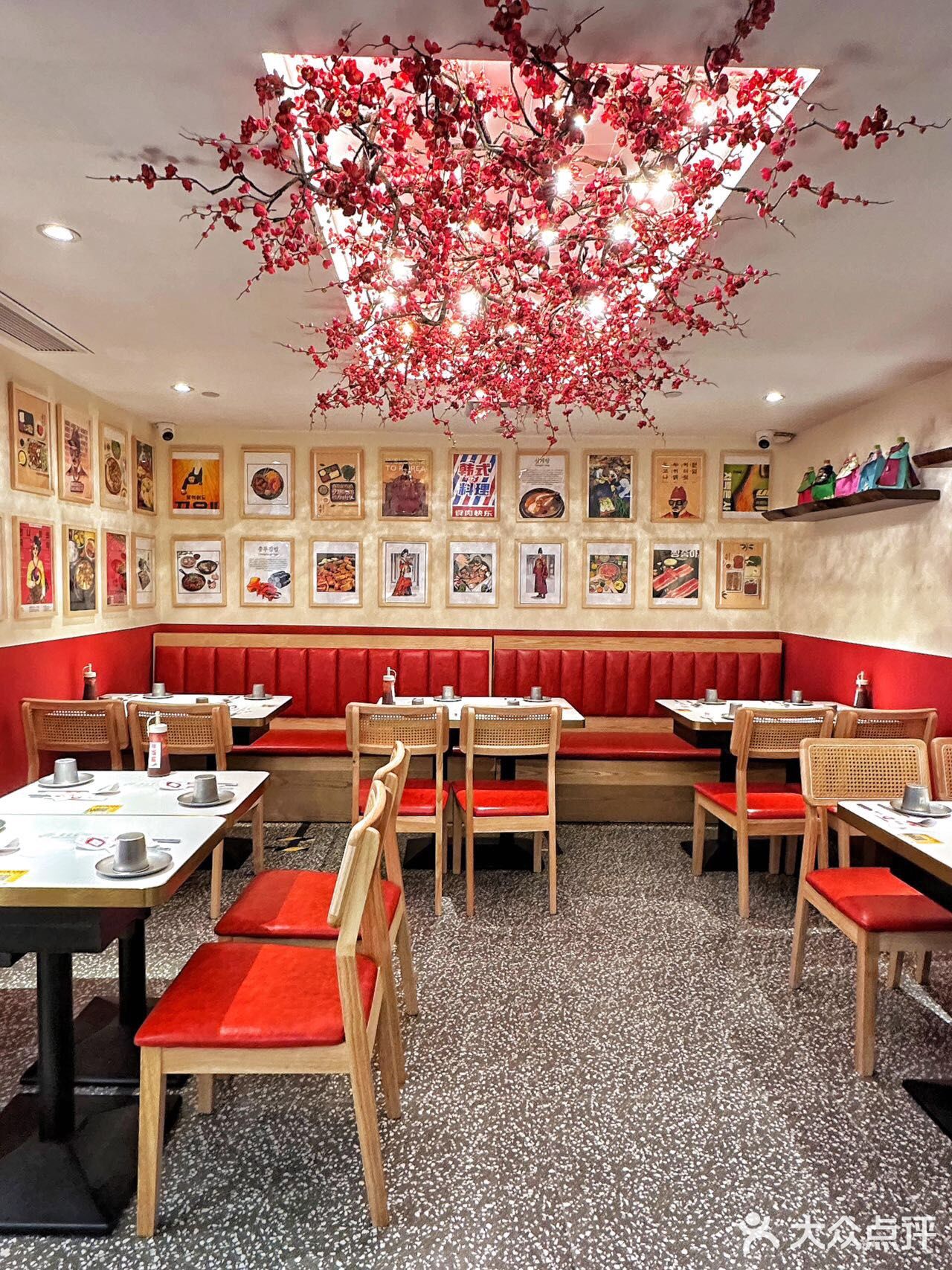 缺点：在广州才有‼️冲着UFO火锅可以N刷