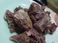 小吊泉水牛肉-巷子里小酒馆(西三道街店)