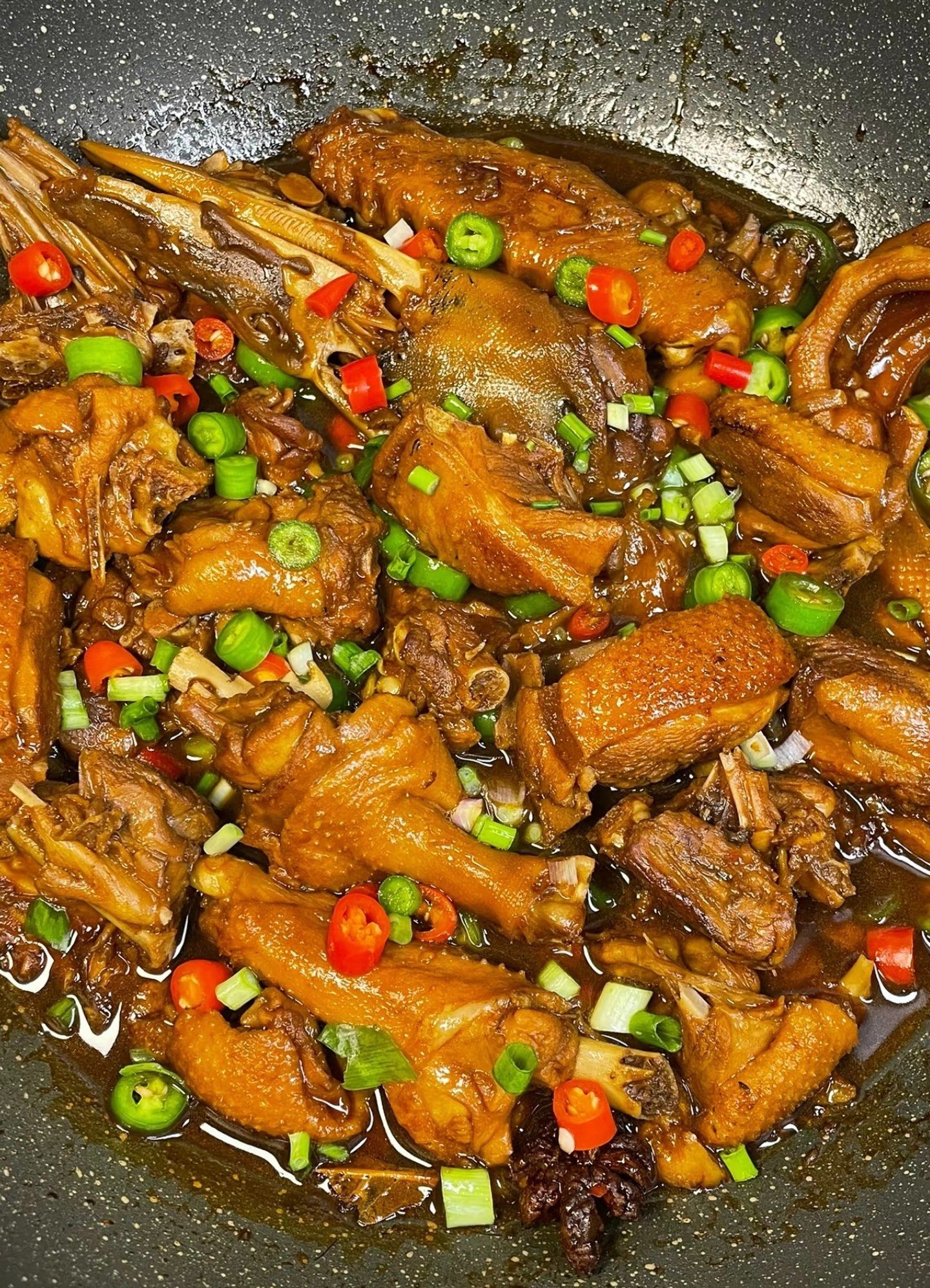 啤酒鸭!好吃到舔手指!又香又辣