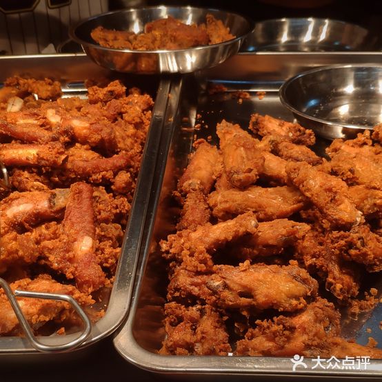 吴日彪蒜香猪牛排店(潮立方店)