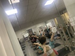 点击看大图 -OM瑜伽教练培训学院