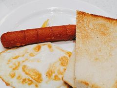 肠仔煎蛋-香港新发烧腊茶餐厅(水围店)