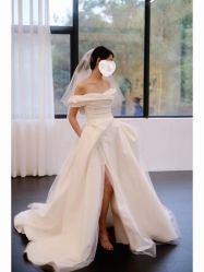 -Lady  Jane高端婚纱礼服馆
