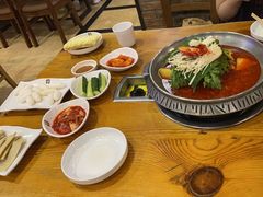 -喇喇排骨火锅·传统韩式脊骨汤(望京西园总店)